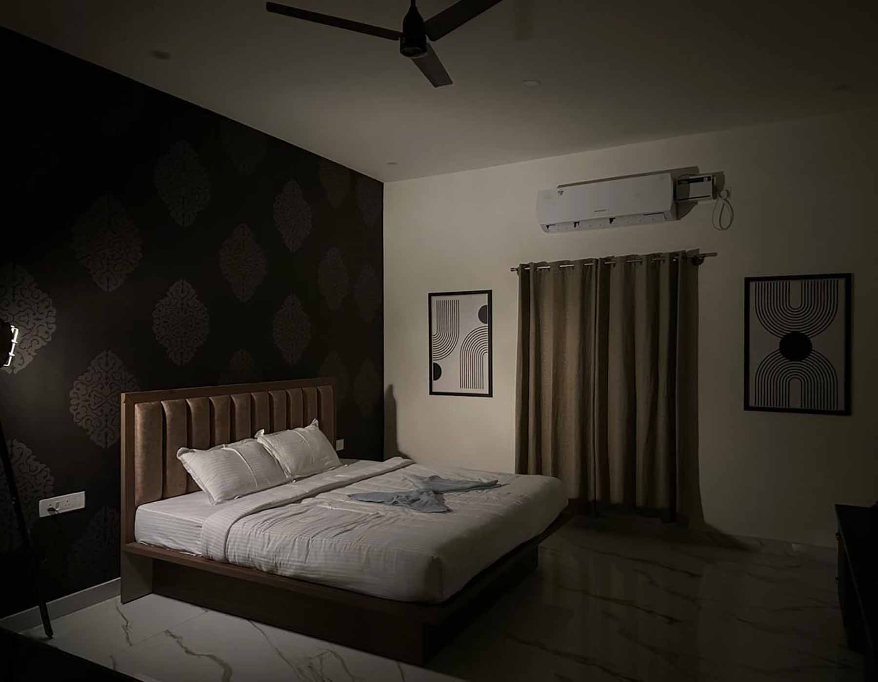 Bed room